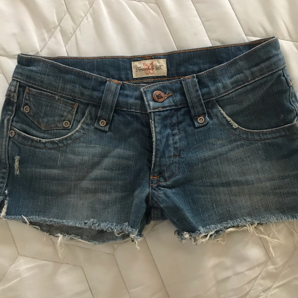 Frankie B jean shorts w/ embroidered back pockets